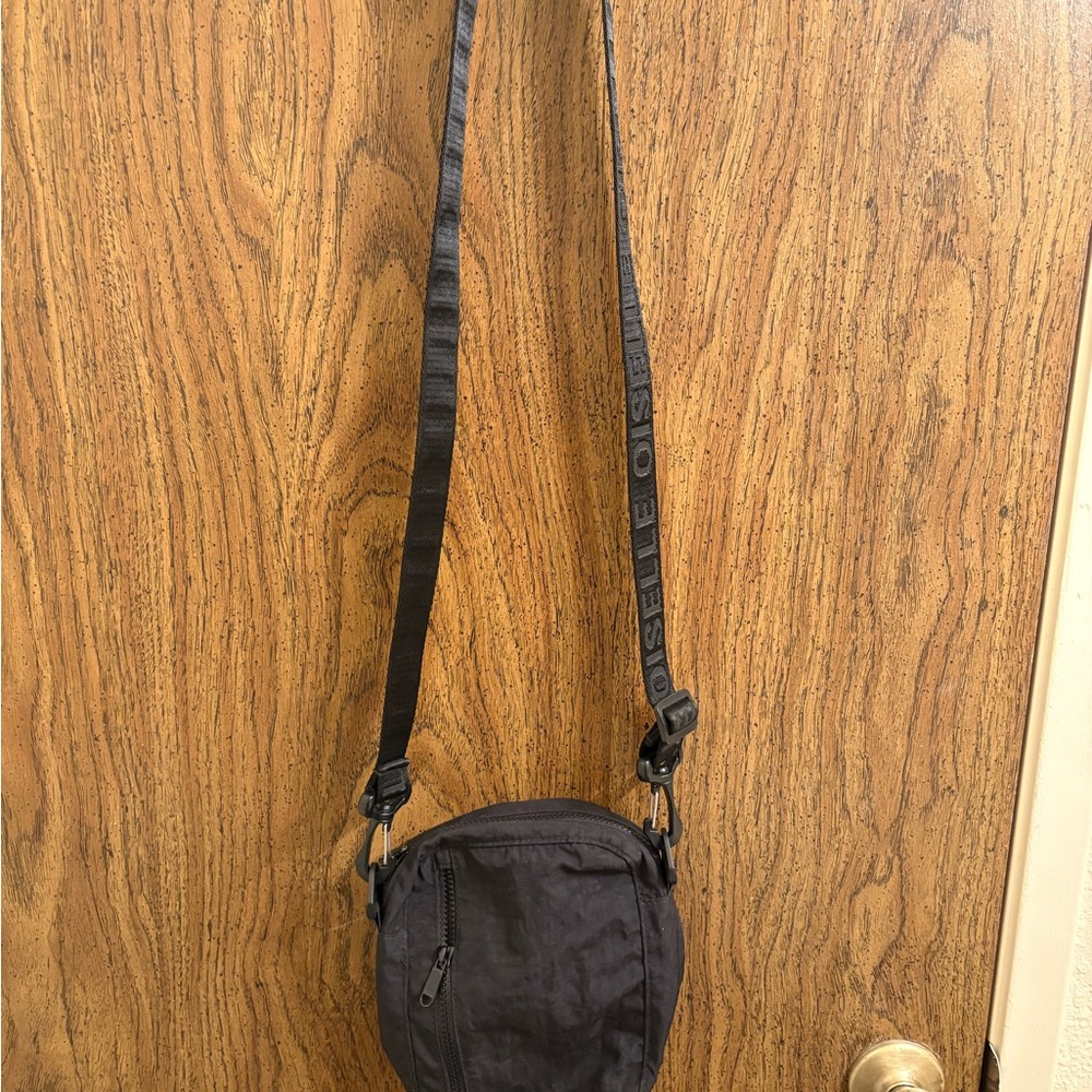 Oiselle x Baggu Black Crossbody Bag